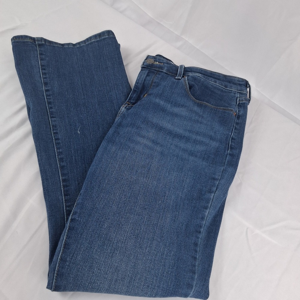 Signature by Levi Strauss Gold Mid Rise Bootcut Jeans Women Size 12M 31x32 Blue